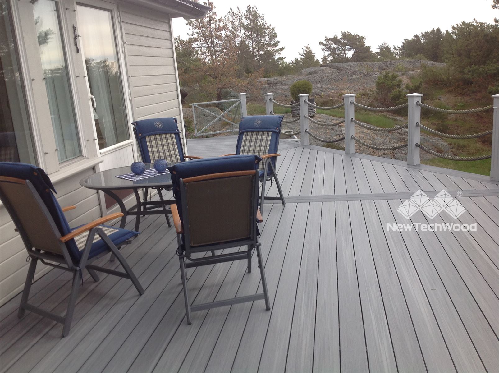 NewTechWood_UltraShield_Decking_119.jpg